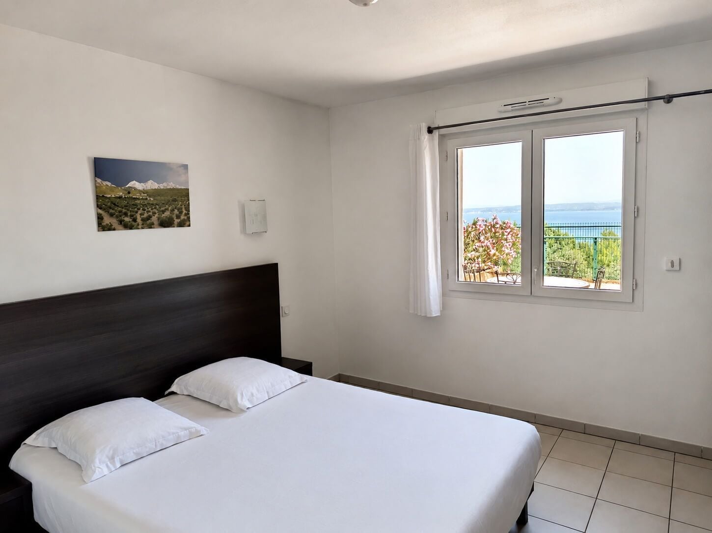 1 dormitorio y ropa de cama de alta calidad