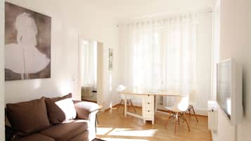 Appartement | Woonkamer | Flatscreentelevisie