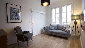 Appartement | Woonkamer | Flatscreentelevisie