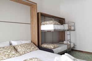 2 bedrooms, free WiFi