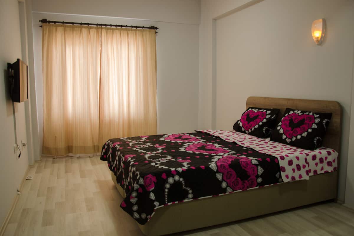 Suite estudio estándar, 1 cama matrimonial, para fumadores, vista al mar | Wifi gratis