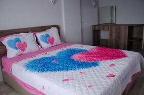 标准开间套房, 1 张双人床, 吸烟房, 海景 | 免费 WiFi