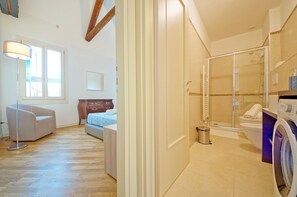 Apartment, 1 Bedroom | Bathroom | Shower, rainfall showerhead, hair dryer, bidet - DolceVita Apartments N. 394 (Venice)