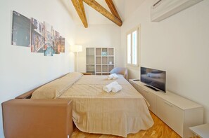 Appartement, 1 chambre | Salle de séjour