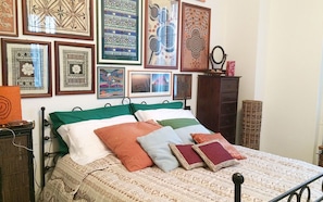 Quadruple Room, Private Bathroom (External) | Bed sheets - La Celestina (Piana Crixia)
