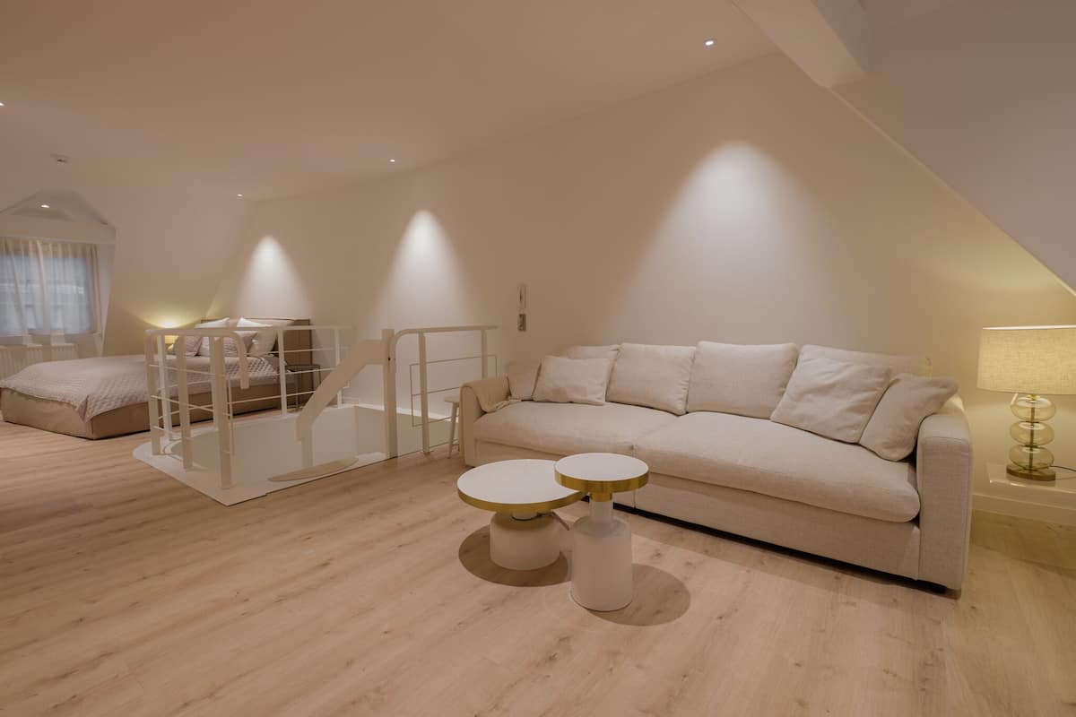 Apartment Julie | Woonruimte | Een flatscreentelevisie