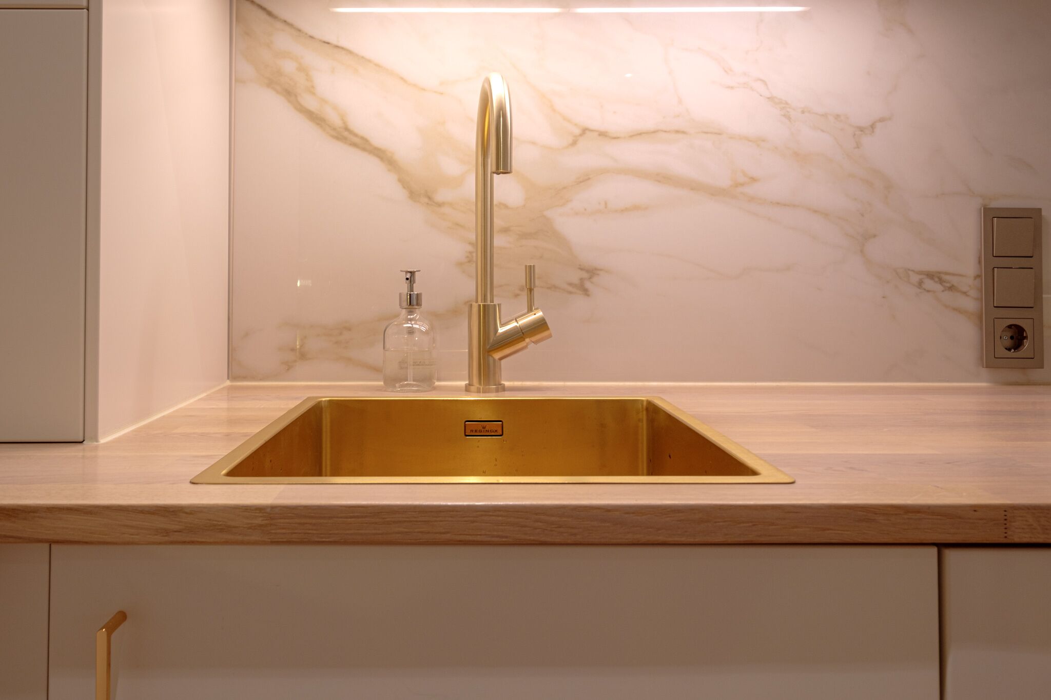 Apartment Julie | Private kitchen | Fridge, stovetop, coffee/tea maker, electric kettle