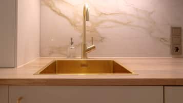 Apartment Julie | Private kitchen | Fridge, stovetop, coffee/tea maker, electric kettle