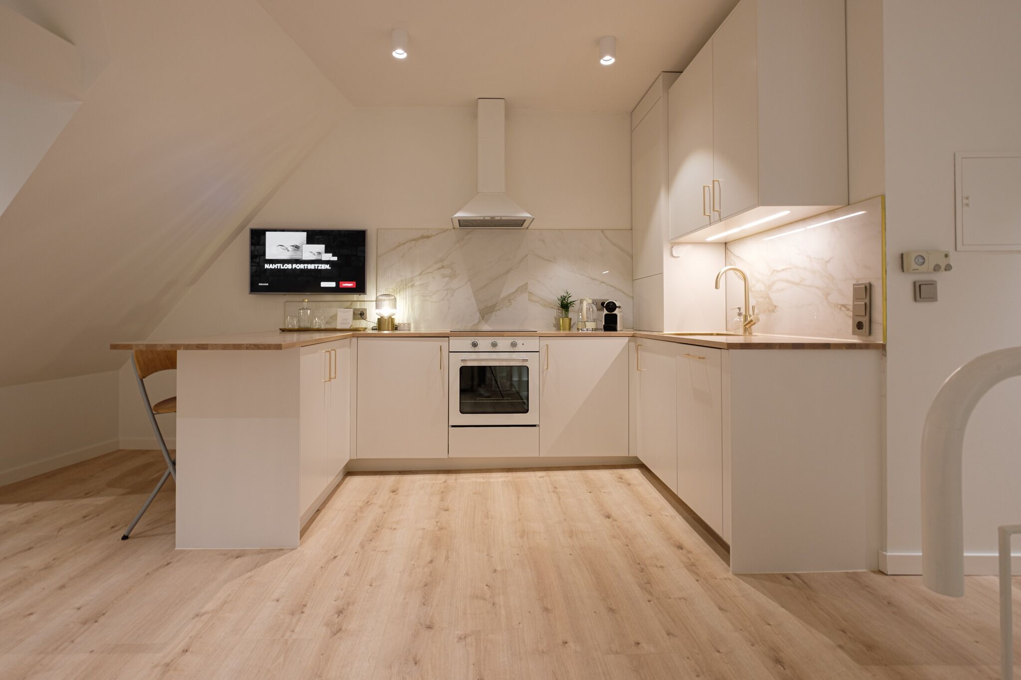 Loft | Cuina privada | Frigorífic, placa de cuina, cafetera i tetera i bullidora elèctrica 