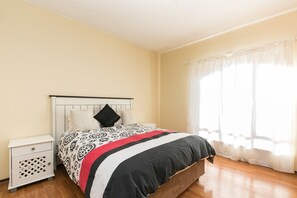 エクスクルーシブ アパートメント | 2 室のベッドルーム、デスク、アイロン / アイロン台、WiFi (無料)