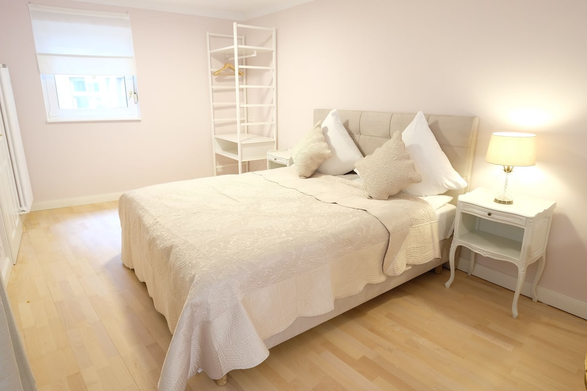 Apartment No_2 | 1 slaapkamer, een strijkplank/strijkijzer, gratis wifi, beddengoed