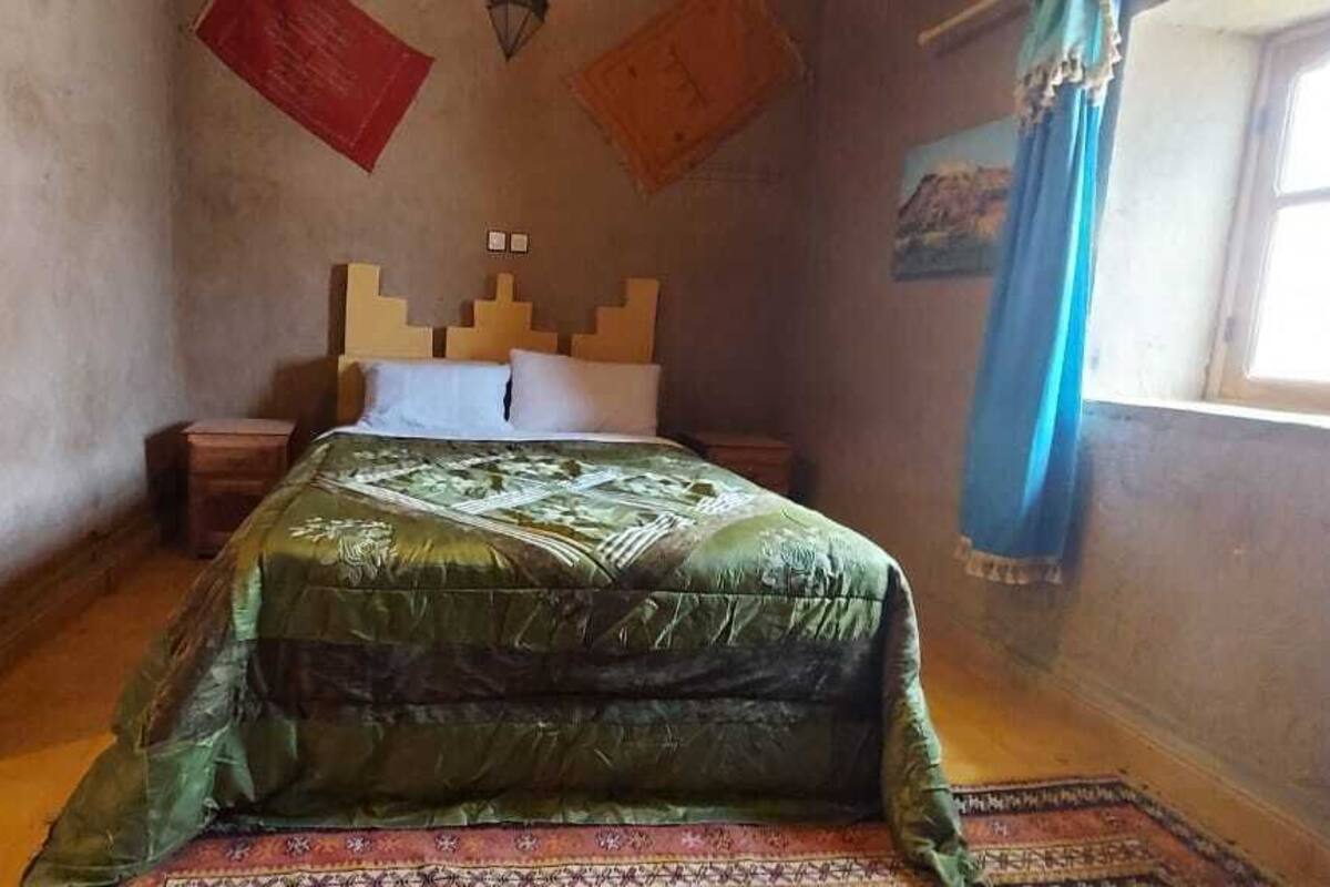 Basic Room | Blackout curtains, free WiFi, bed sheets