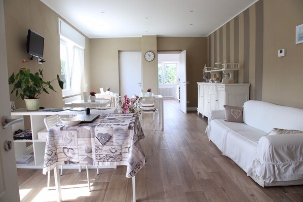 Coin salon dans le hall