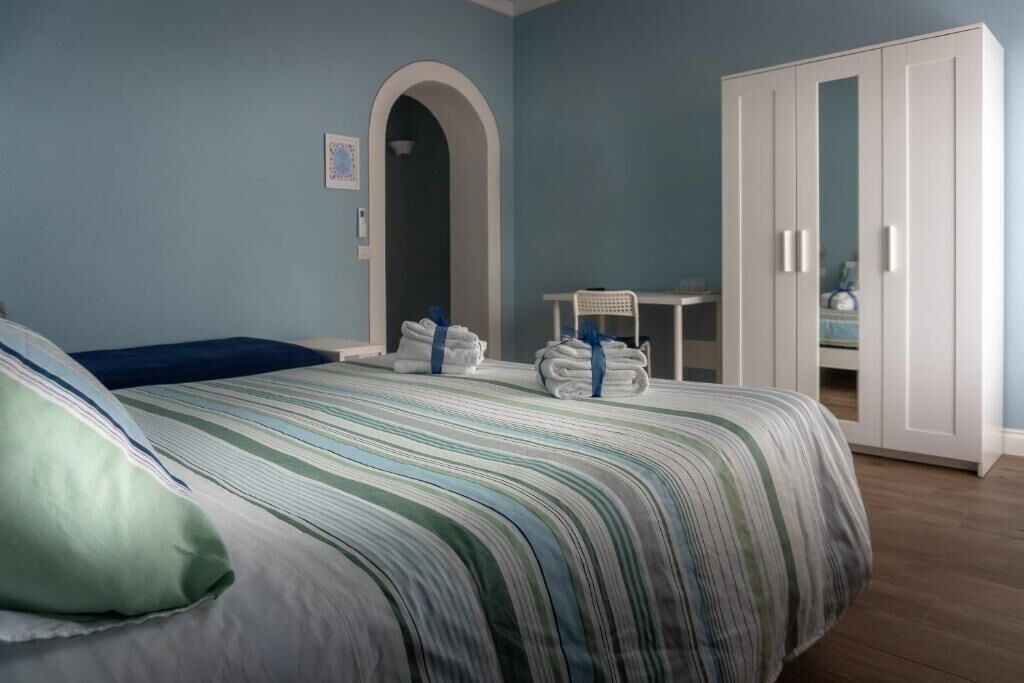 Phòng 3, quang cảnh vườn | Két bảo mật tại phòng, bàn, nôi (giường cho trẻ sơ sinh) miễn phí 