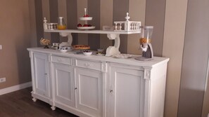 Desayuno bufé gratuito y diario