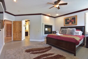 5 bedrooms, iron/ironing board, WiFi, bed sheets