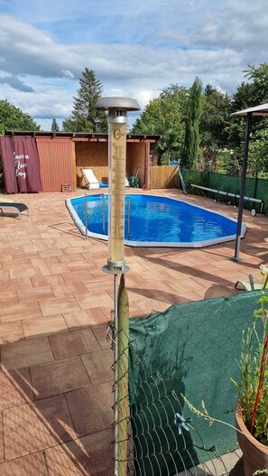 Unclassified image, 4 of 29, button - Non-smoking multi-bed room with shower and WC - Gästehaus Gravell (Rust)