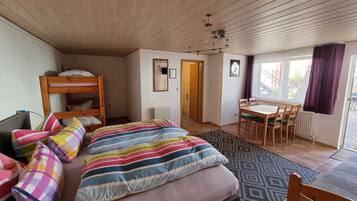 1 bedroom, WiFi, bed sheets