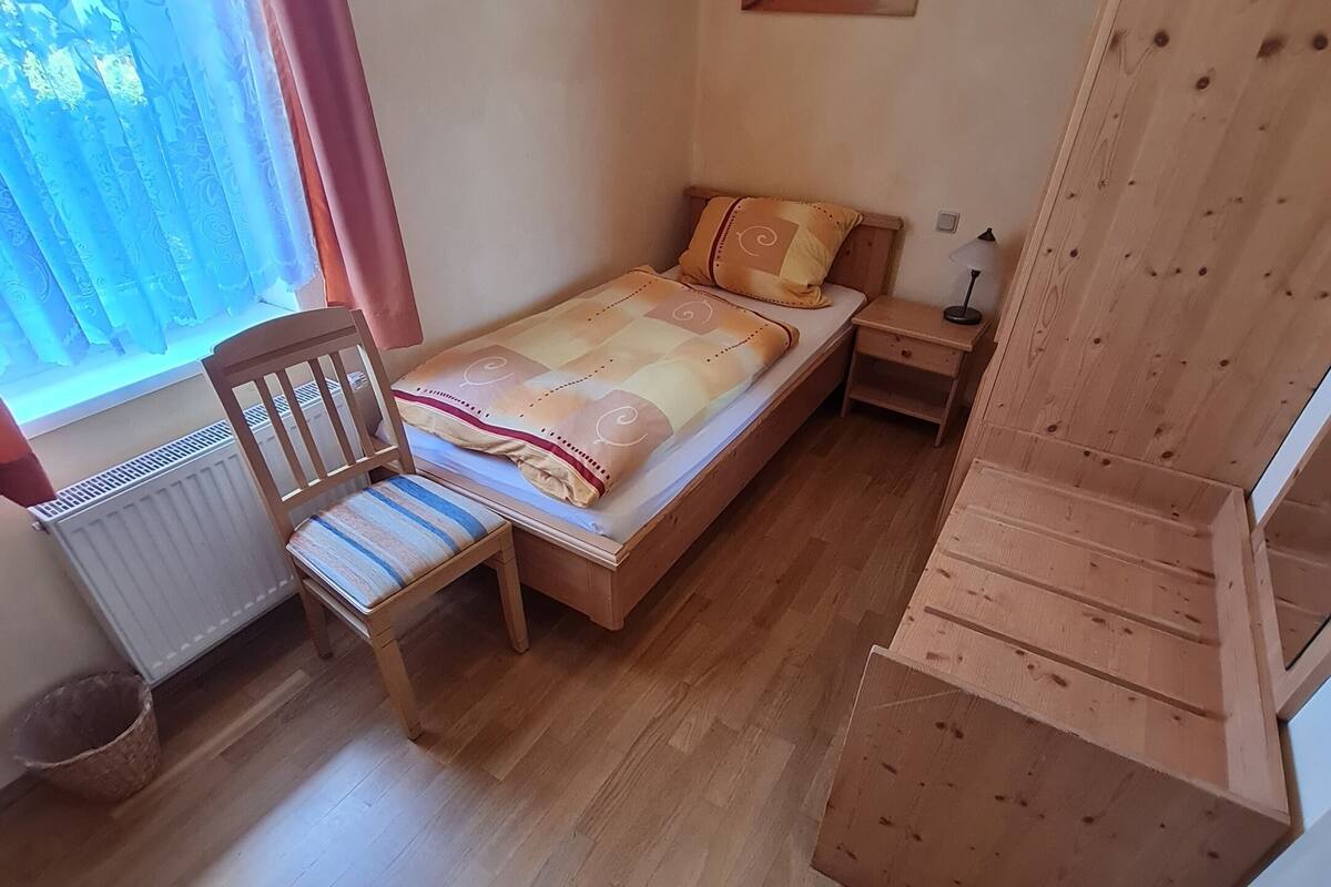 Single Room | Free WiFi, bed sheets