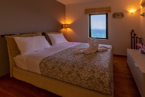 Biệt thự, 5 phòng ngủ | 5 phòng ngủ, bàn, truy cập Internet không dây miễn phí, bộ trải giường