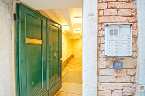 Entrée de l’hébergement