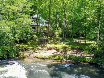 Stunning Rushing River Views  ~ North Georgia Mountains ~ Short Hop to Town!