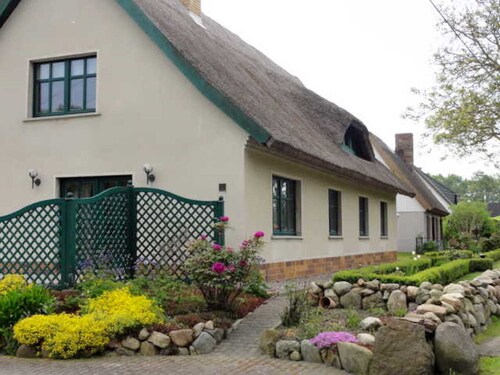 Double room 15 m² (shared bathroom) - Reetdachhaus Landhaus Ulrich