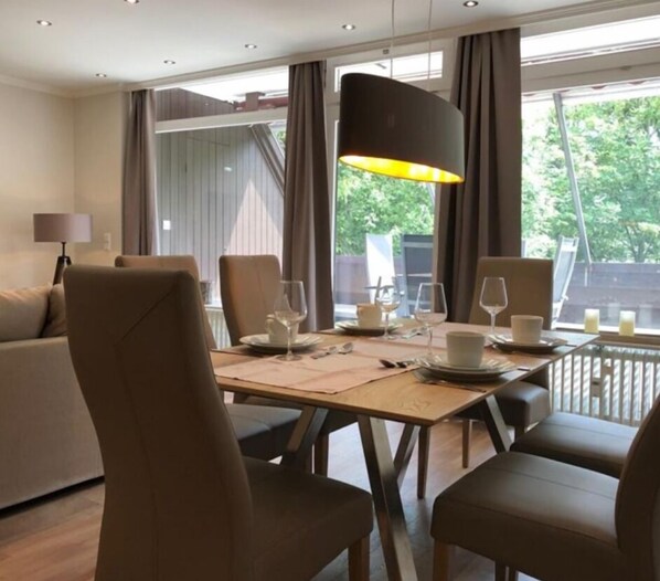 Apartment, 2 Bedrooms, Balcony | In-room dining - Apartment Pistenblume (Winterberg)