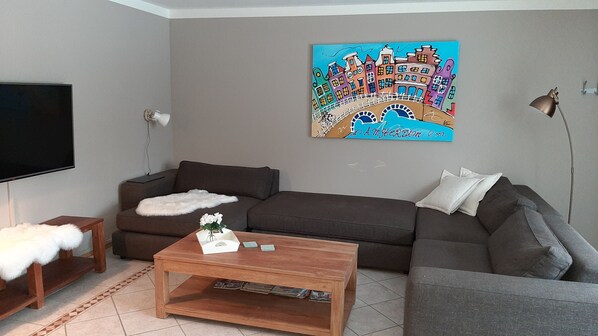 Apartment, 1 Schlafzimmer, Balkon | Wohnbereich | Flachbildfernseher