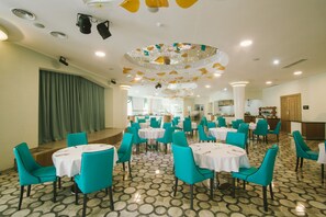 Desayuno buffet incluido todos los días 