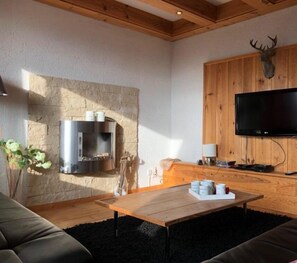 Apartment, 1 Schlafzimmer, Balkon | Wohnzimmer