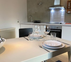 Apartment, 1 Bedroom, Balcony | In-room dining
