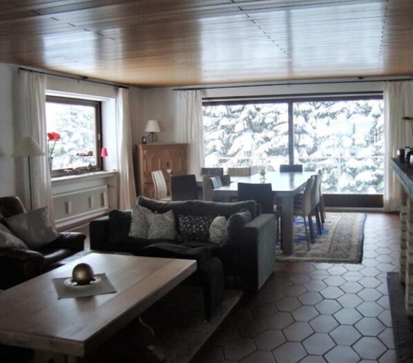 House, Multiple Bedrooms, Balcony | Living room | Flat-screen TV - Ferienhaus Beja (Winterberg)