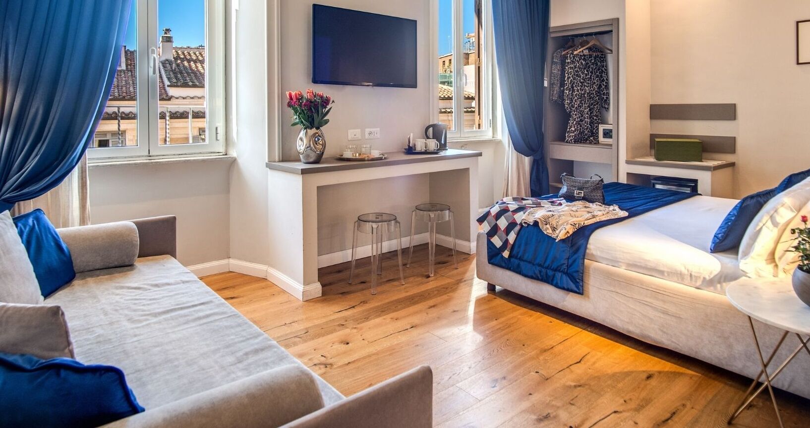 junior room, multiple beds, annex building (via del corso 112) | 1 bedroom, minibar, in-room safe, blackout curtains