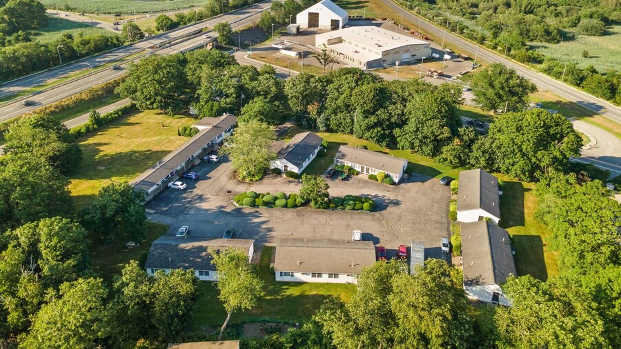 Founder's Brook Motel and Suites