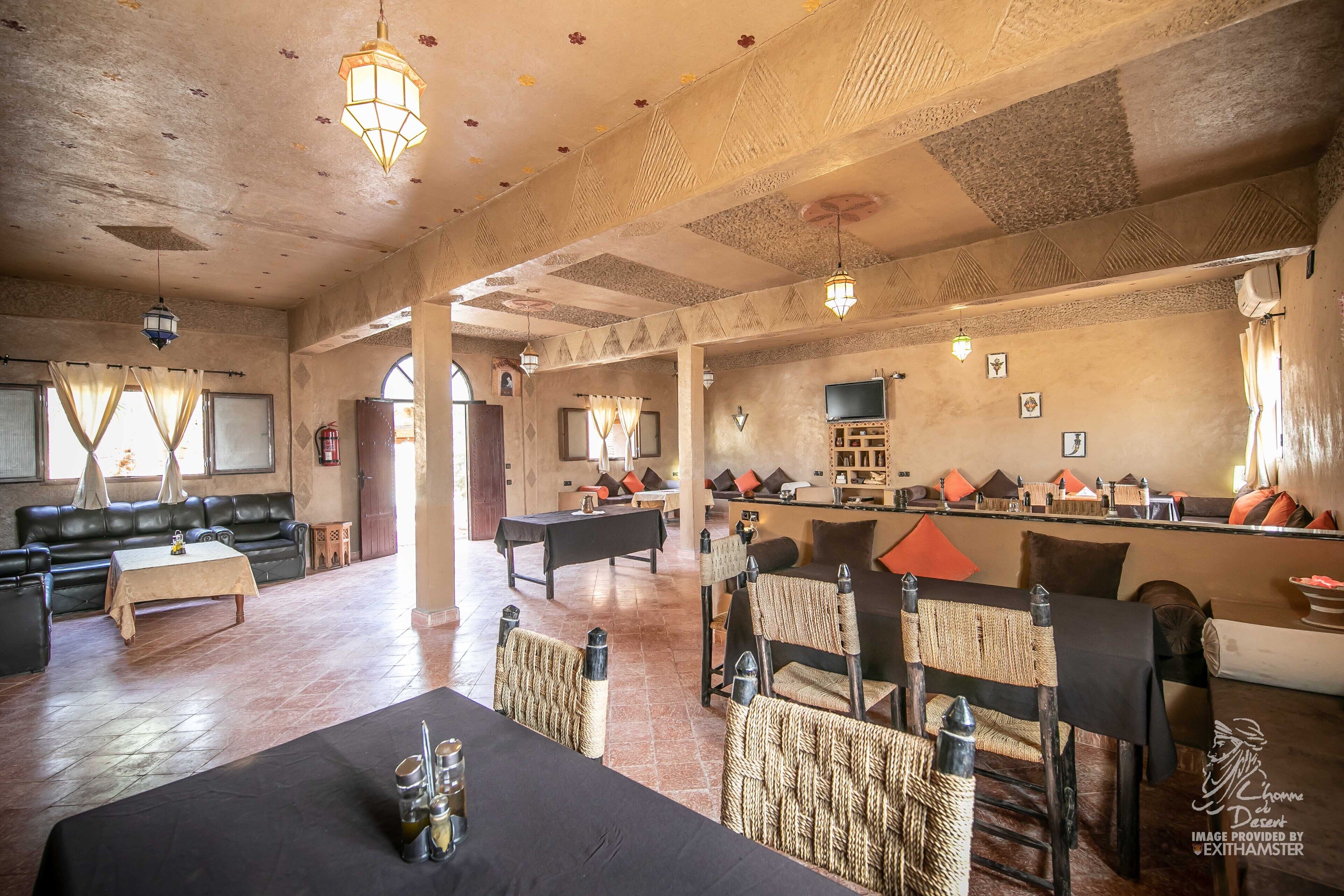 Se sirven desayunos, almuerzos y cenas; cocina marroquí