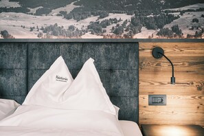 Doppelzimmer Sella | Edredones de plumas, caja fuerte, escritorio