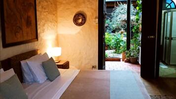 Luxury Double Room, 2 Twin Beds (3) | Premium bedding, down comforters, individually decorated