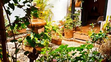 32-inch flat-screen TV with cable channels, TV, heated floors