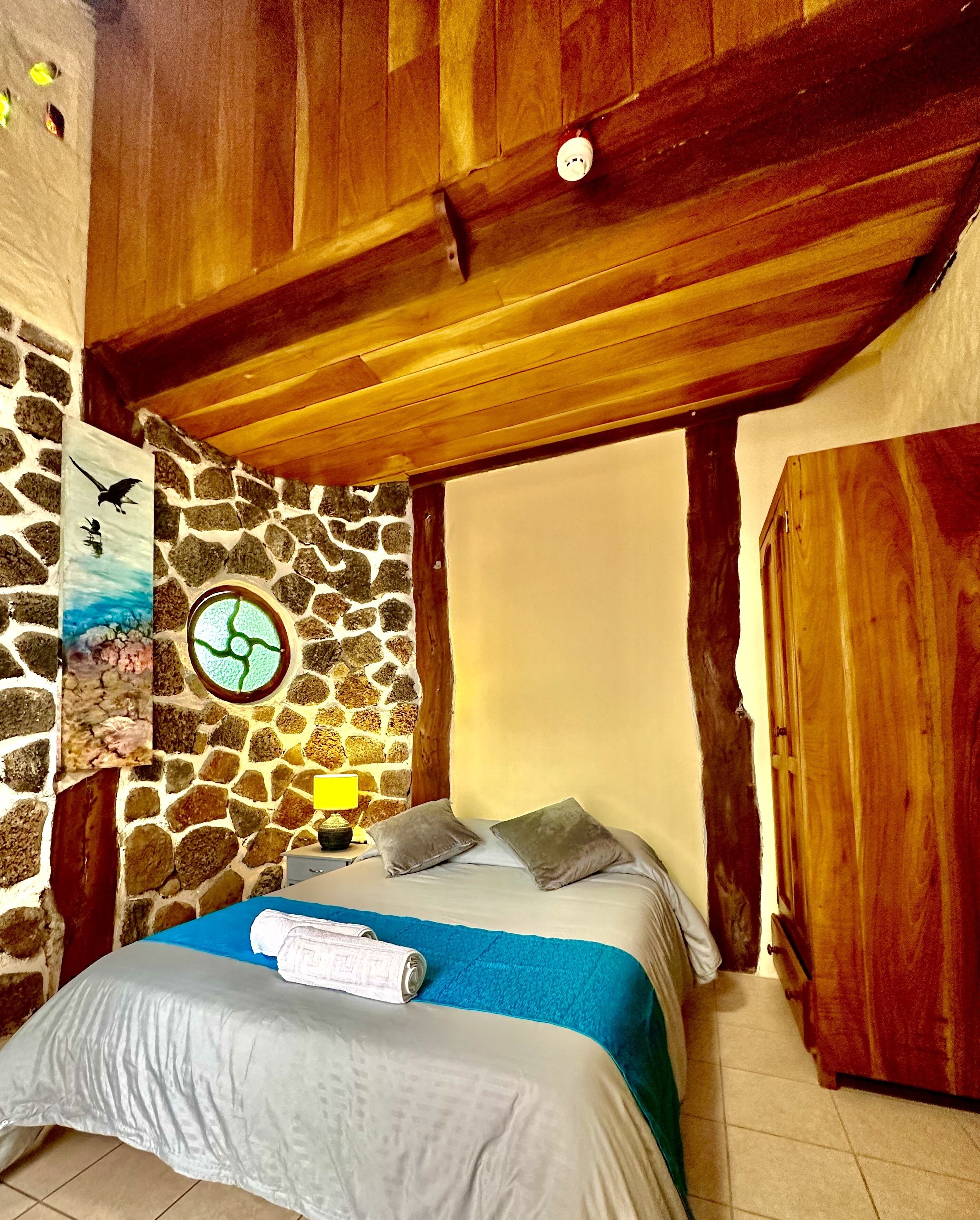 Cucuve Suite | In-room safe, individually decorated, individually furnished, free WiFi