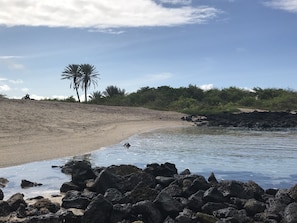 Beach nearby - Casa del Lago Lodging House (Puerto Ayora)