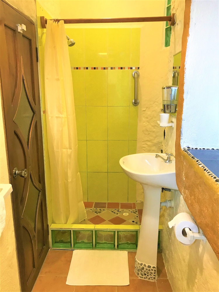 CASA DEL LAGO LODGING HOUSE by null