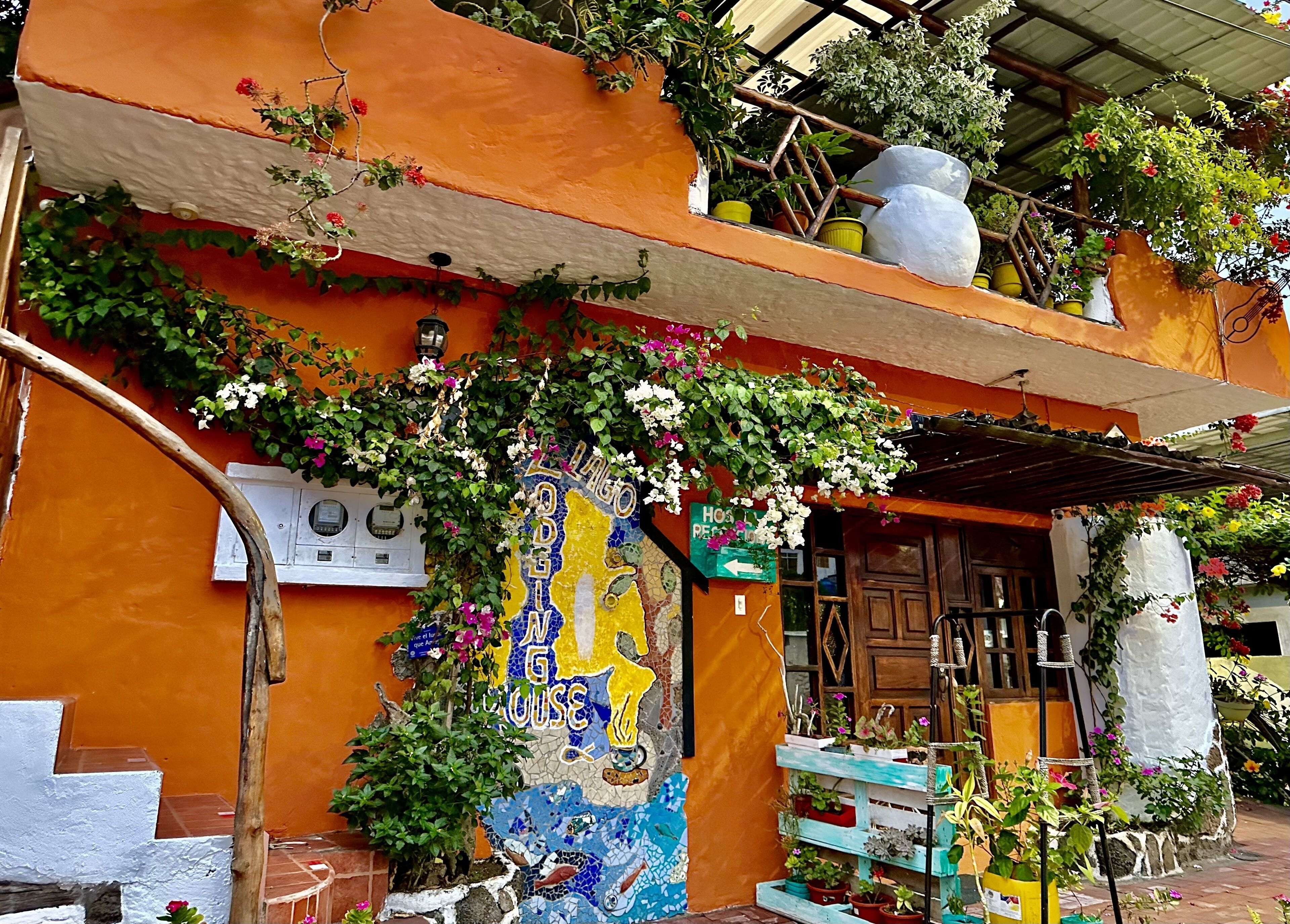 Vista frontal de la propiedad