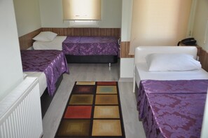 Family Room | Egyptian cotton sheets, premium bedding, down duvets - Gelibolu Kocoglu Hotel (Gallipoli)