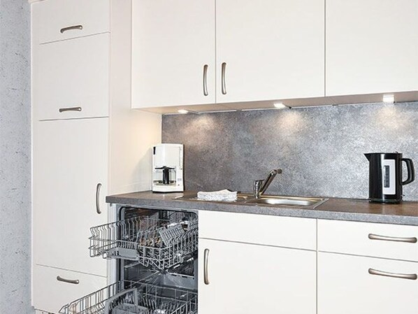 Kühlschrank, Mikrowelle, Ofen