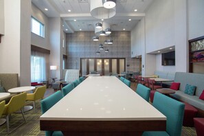Lobby - Hampton Inn & Suites Kutztown (Kutztown)