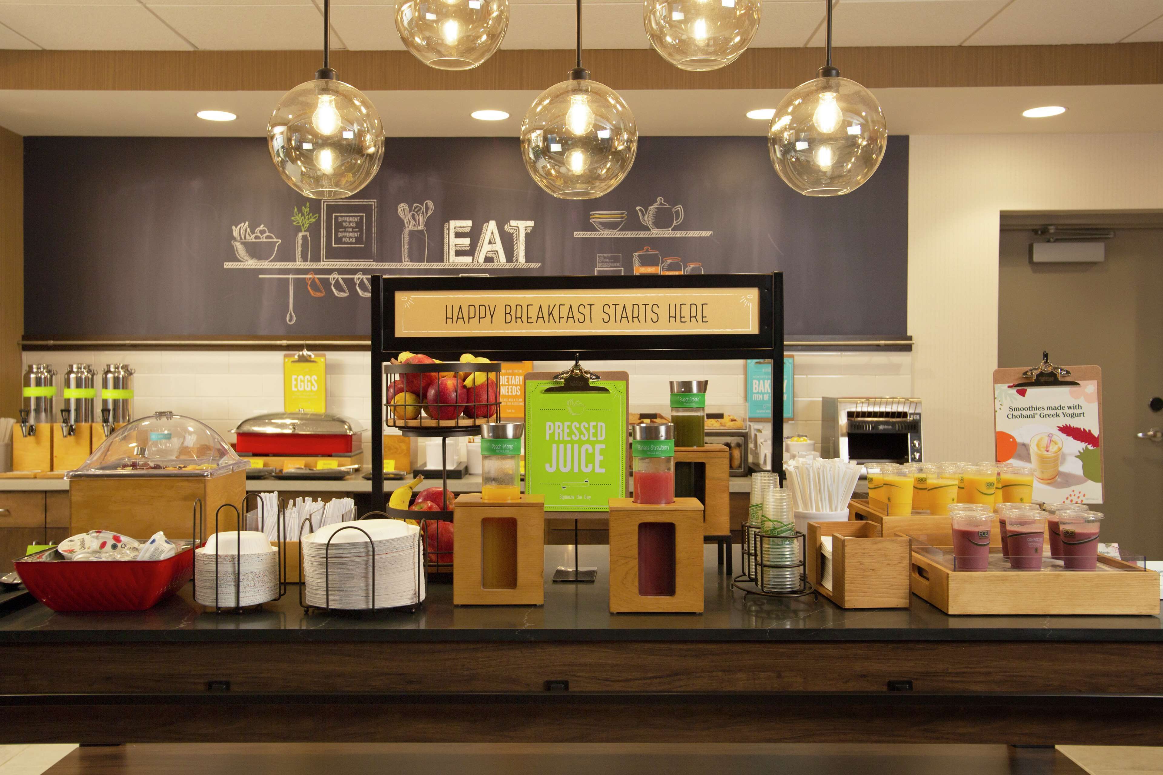 free daily breakfast