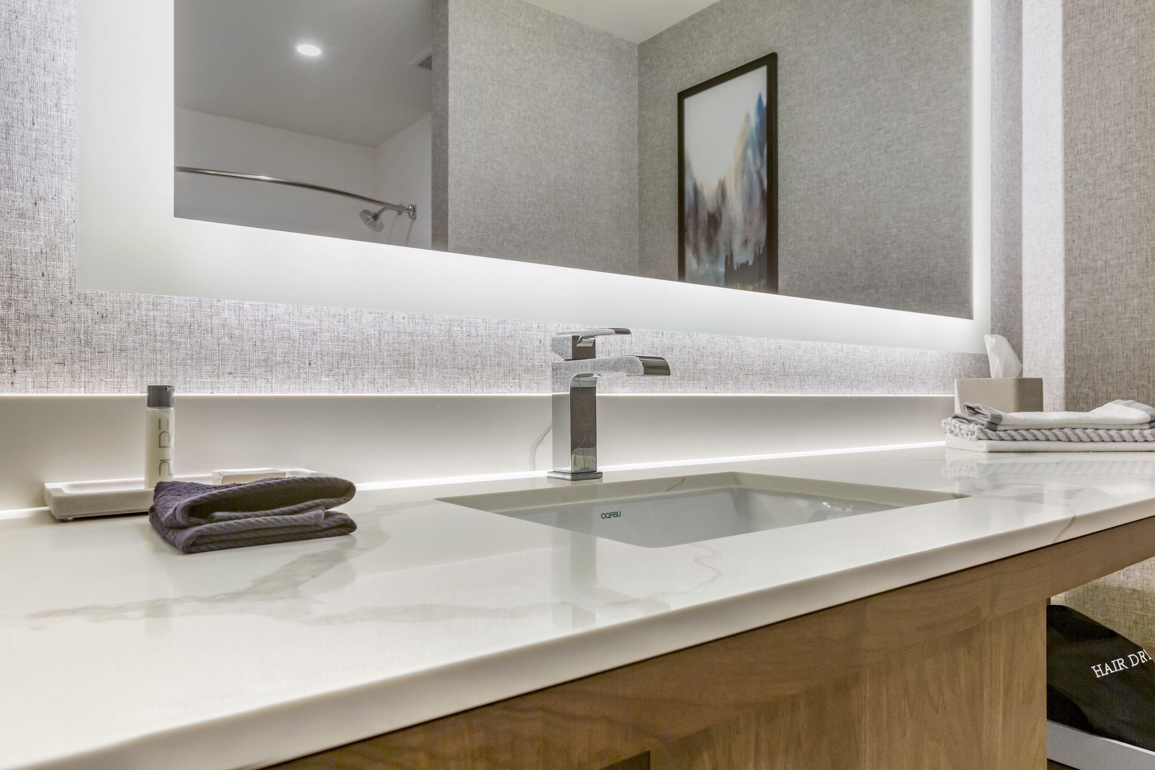 rainfall showerhead, free toiletries, hair dryer, towels