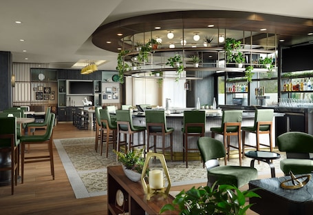 Se sirven desayunos y cenas. The Knoll Hotel Napa Valley, Tapestry Collection by Hilton