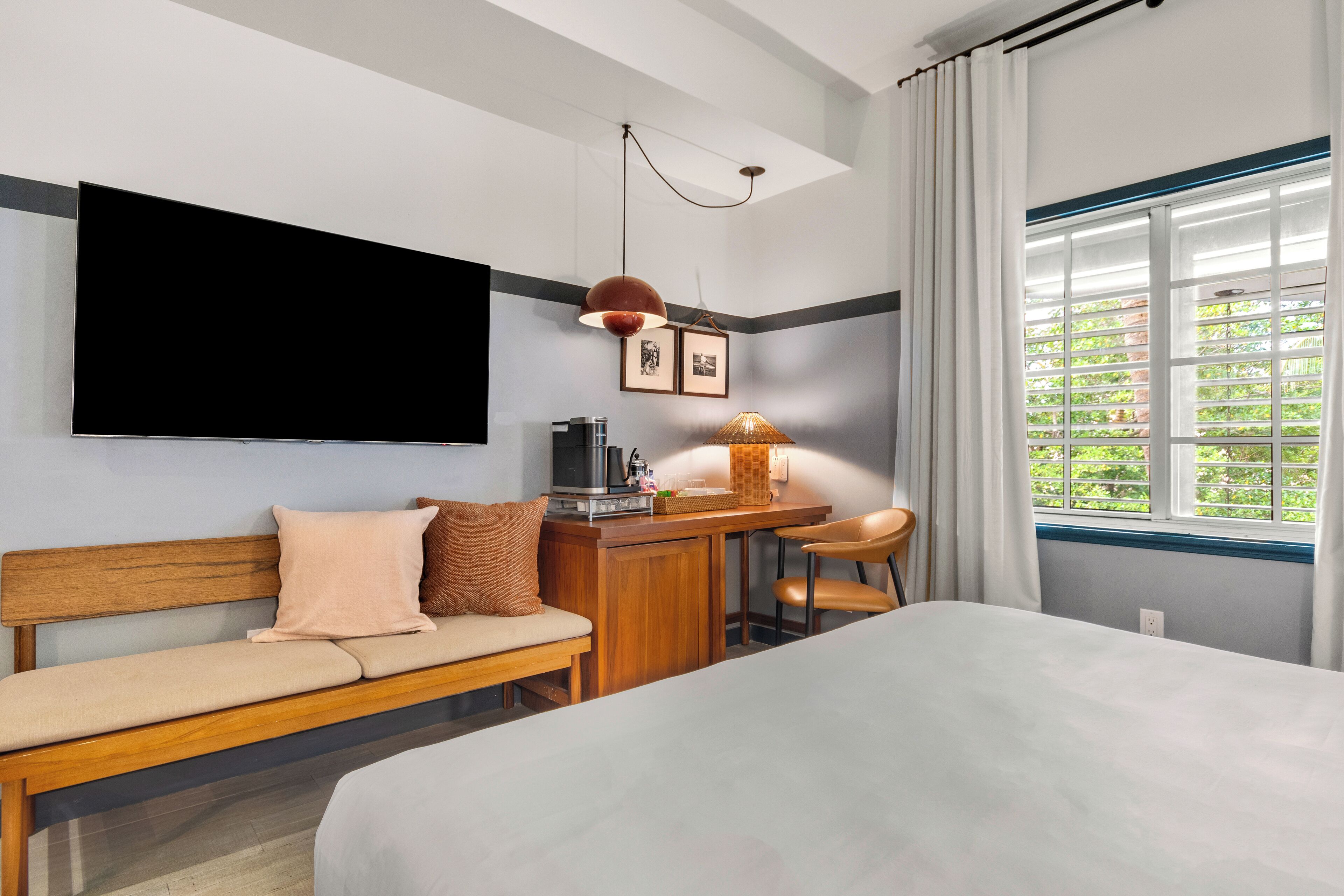 deluxe king suite | 1 bedroom, premium bedding, in-room safe, iron/ironing board